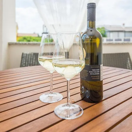 Ivanusevic Apartment Vir